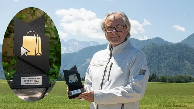andreas krobath aus bad gastein, mit award-pokal german onlineshop award 2026